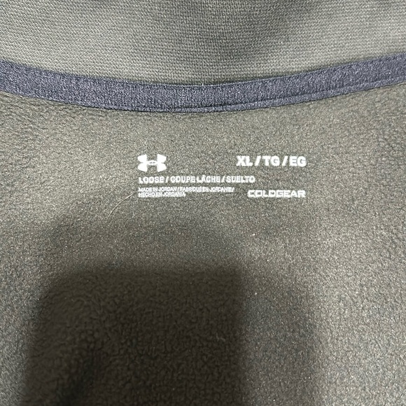 Under Amour Pullover - Picture 2 of 2